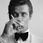 Muere Roger Moore, el actor que dio vida al James Bond más irónico